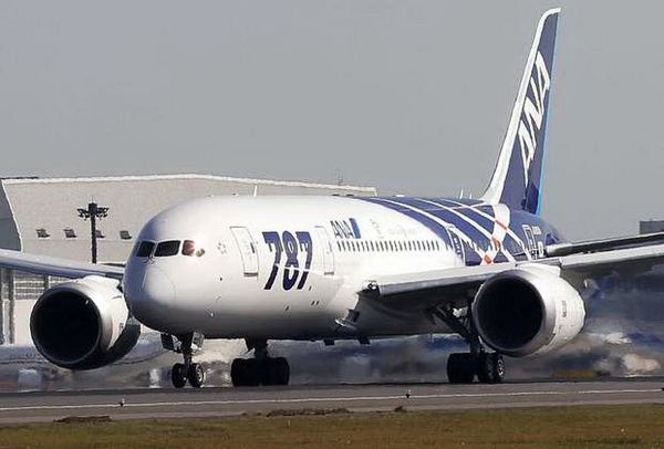 В самолете Boeing 787 Dreamliner снова обнаружились неполадки