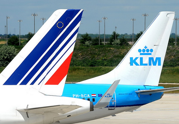За операции с билетами авиакомпании Air France и КLM будут брать допсборы