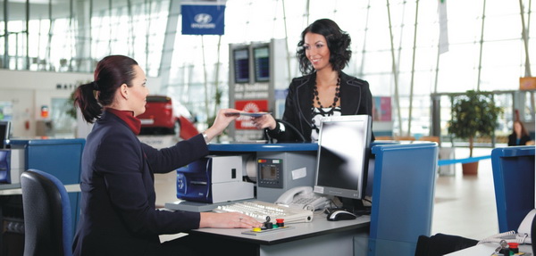 Лоукостер easyJet в конце апреля вводит плату за регистрацию в аэропорту