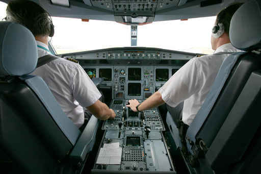 Austrian Airlines: массовый уход пилотов и стюардесс