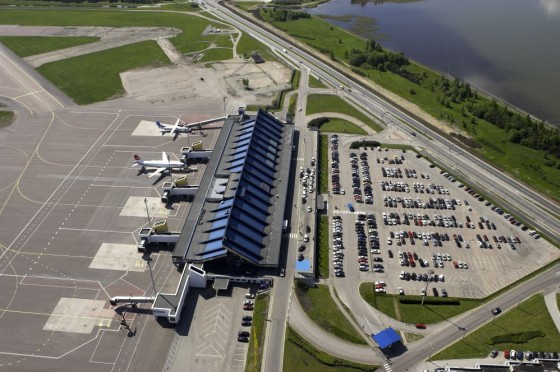 Десятки рейсов задержались в аэропорту Таллинна по технической причине