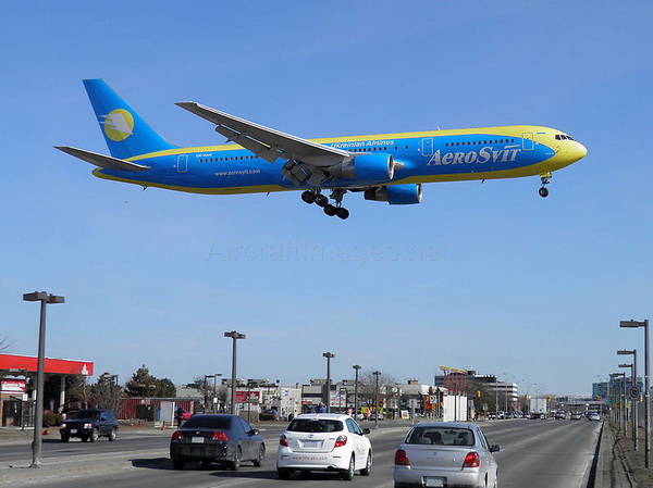 Aerosvit передает часть российских рейсов Ukraine International Airlines