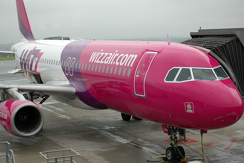 Wizz Air ввел абонемент на перевозку ручной клади и выбора места в самолете