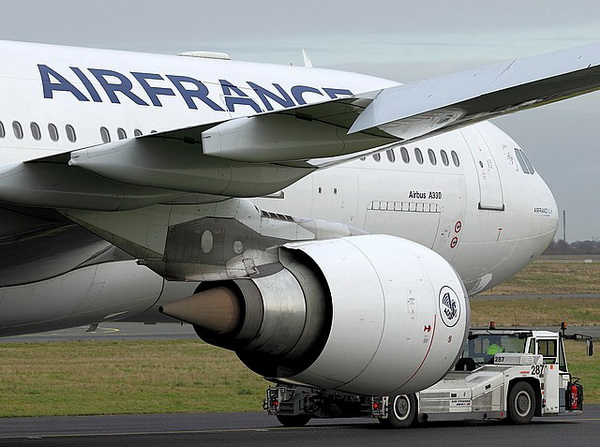 Неисправный двигатель вернул обратно самолет авиакомпании Air France