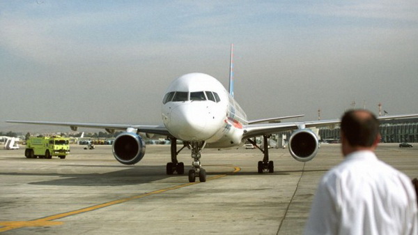Боинг-737 совершил аварийную посадку в аэропорту "Манас"
