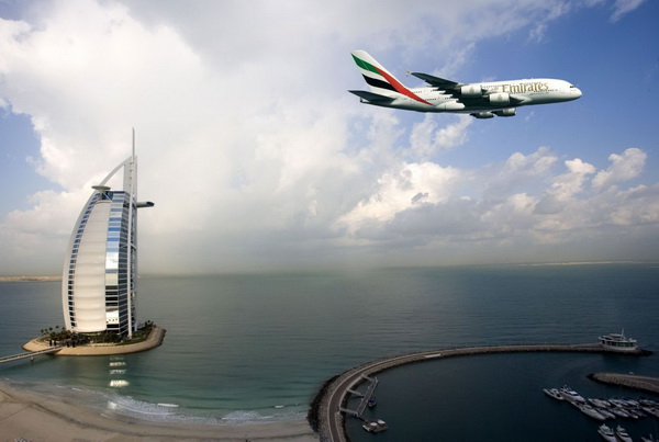 На борту Emirates Airline заработали прямые ТВ трансляции