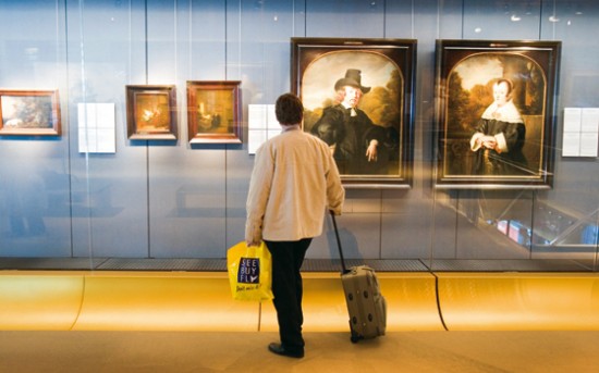Выставки произведения искусств в международных аэропортах