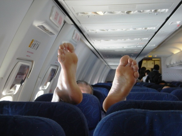 Причиной экстренной посадки самолета на Кипре послужили пьяные выходки пассажира
