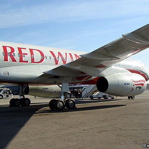 Авиакомпанию Red Wings может возглавить бывший исполнительный директор "КД авиа" Леонид Ицков